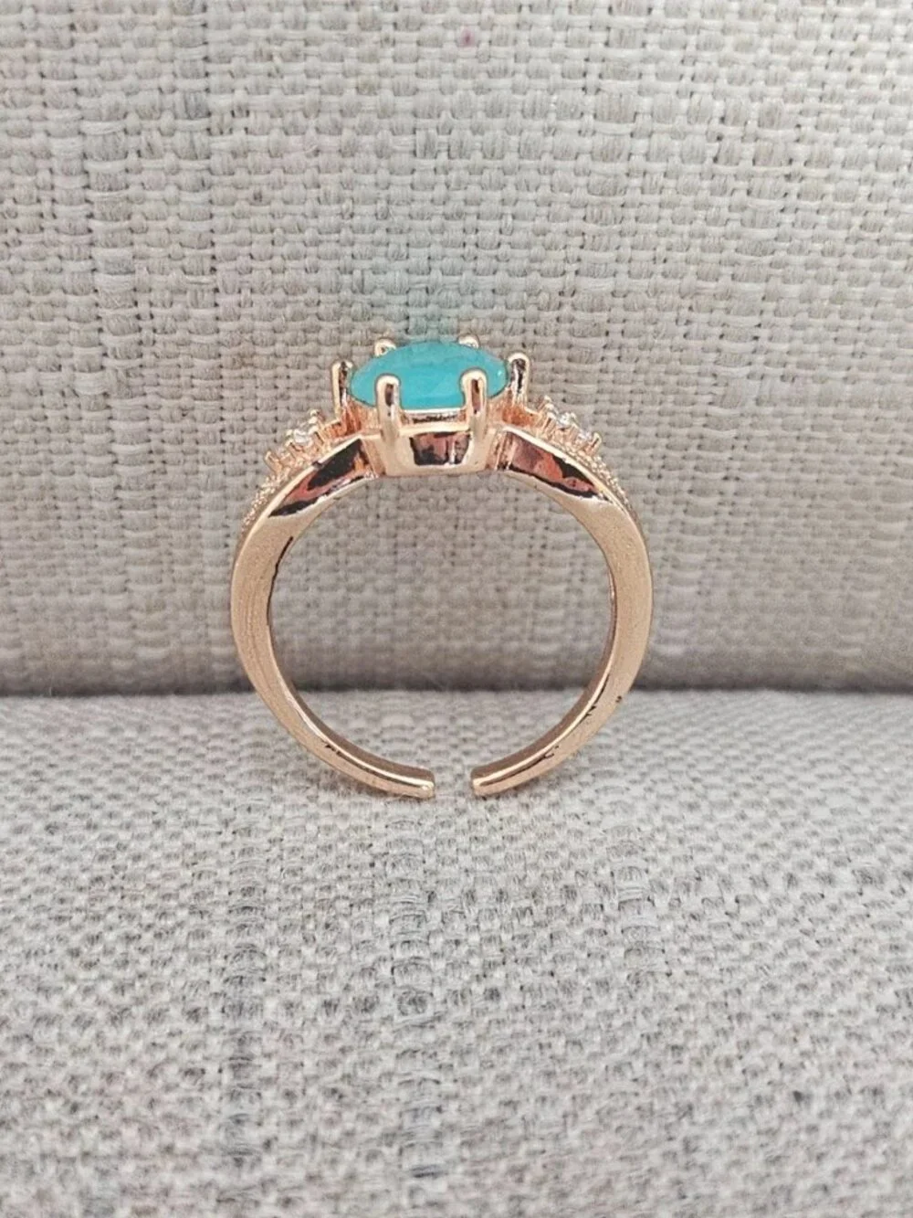 Women Ring Fashion Jewelry Faux Stone Gold Tone Fashion Ring Size 8-9 adjustable - Picture 4 of 12